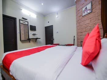 OYO 16799 Shikargarh Palace Resorts