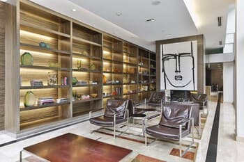 Bright Sub-Penthouse on Bay St