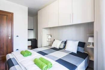 Four Bedroom Villa near Metro