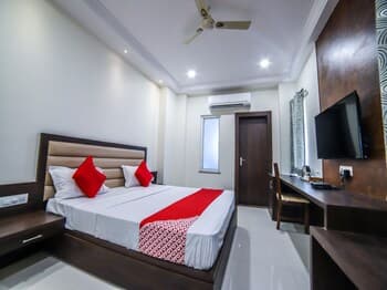 OYO 14655 Adya Inn