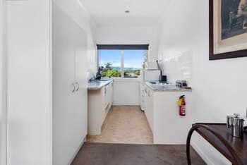 Lakeside City Apartments - PentLakeside City Apartments - Penthouse and Studiohouse