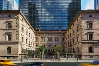The Towers at Lotte New York Palace