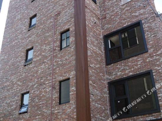 Lee & No Guesthouse Hongdae(Foreigners only)