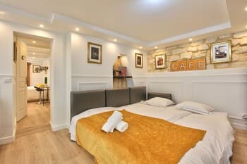 42-Luxury Flat