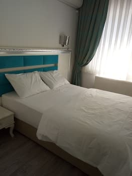 Fish Gold Apart Suites