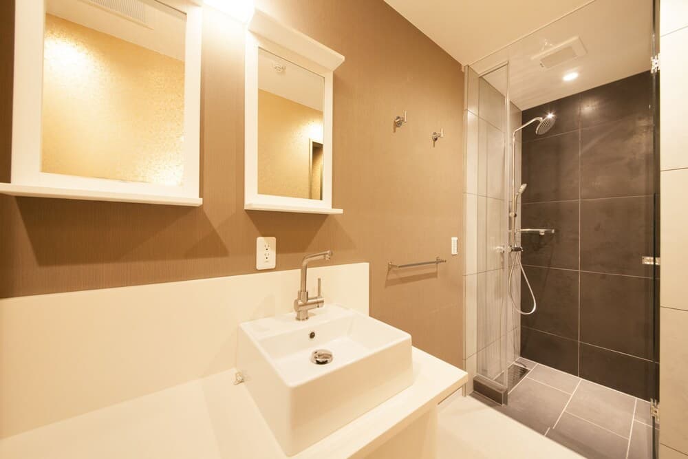 Centurion Hotel Residential Cabin Tower