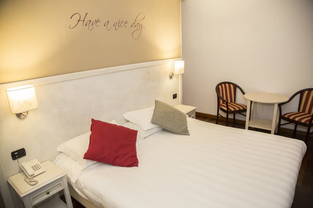 Inn Rome Rooms & Suites