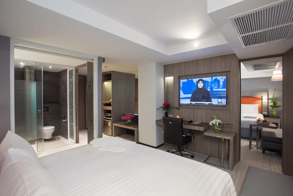 Grand 5 Hotel & Plaza Sukhumvit Bangkok  Certified