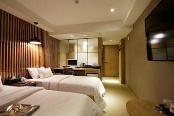 Donggyeong Hotel