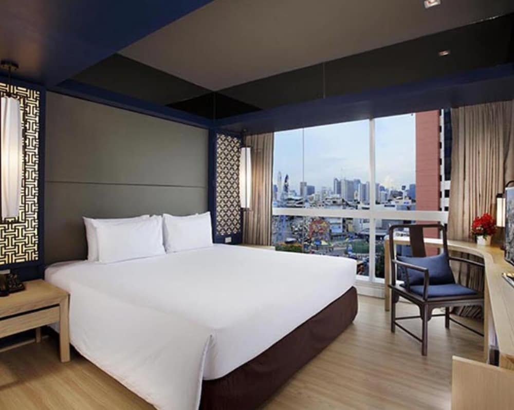 The Quarter Hualamphong by UHG
