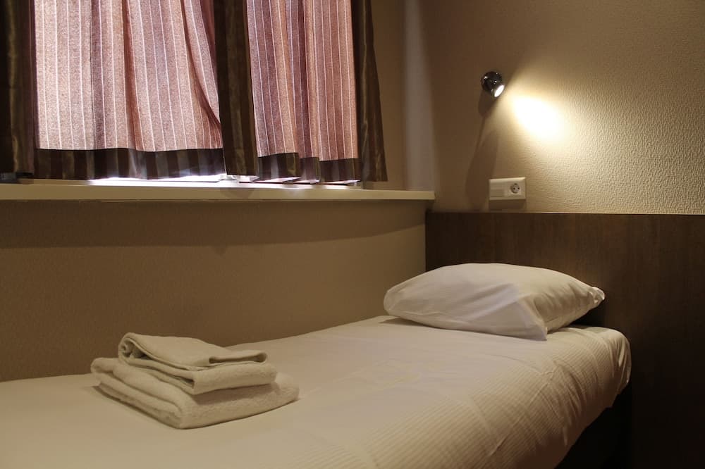 Blossoms City Hotel