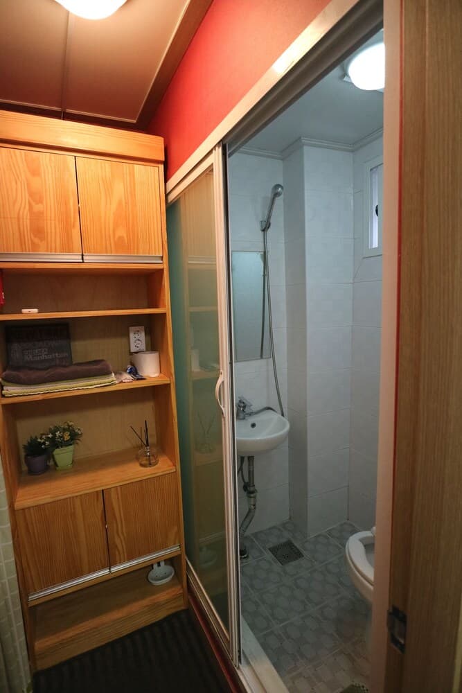 One Minute Guesthouse