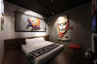 The Hulo Hotel + Gallery