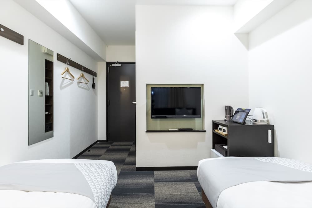 Universal Hotel Reborn