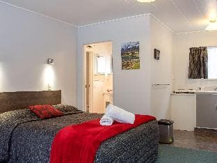 Luxe Suites & Apartments