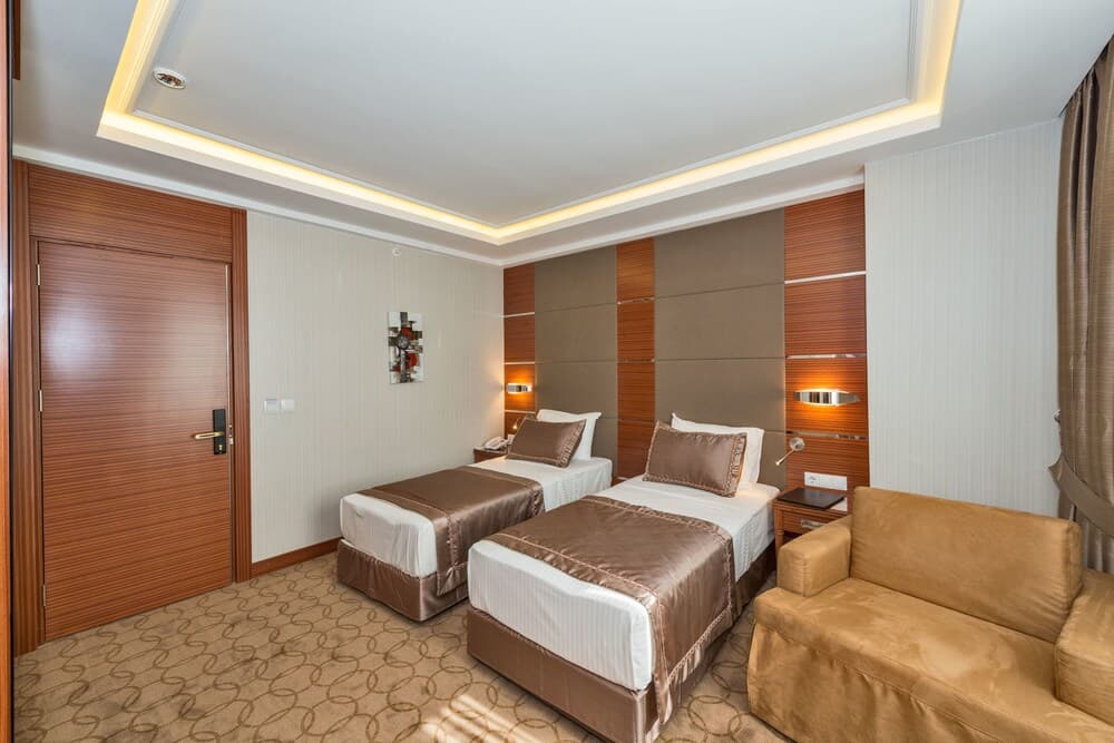 Glorious Hotel