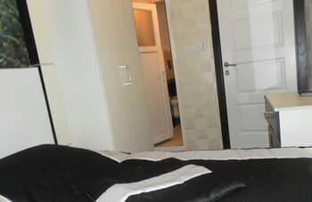 Hotel La White