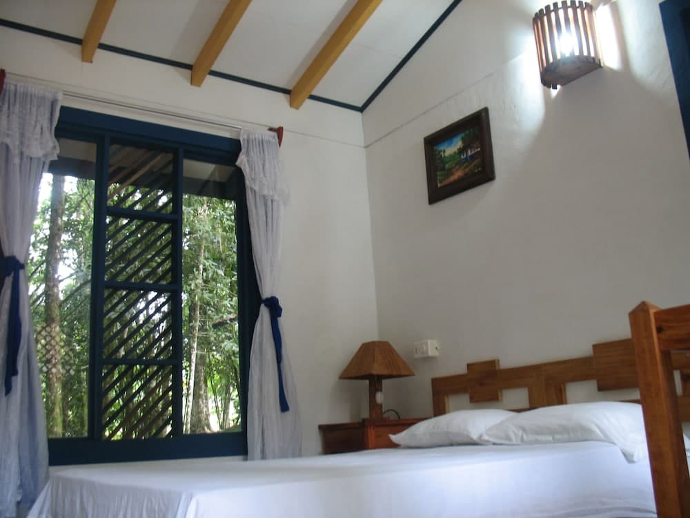 CERRO CHATO ECOLODGE