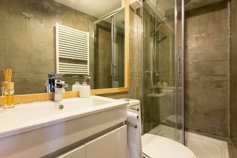 Contemporary by Apartments Alfama