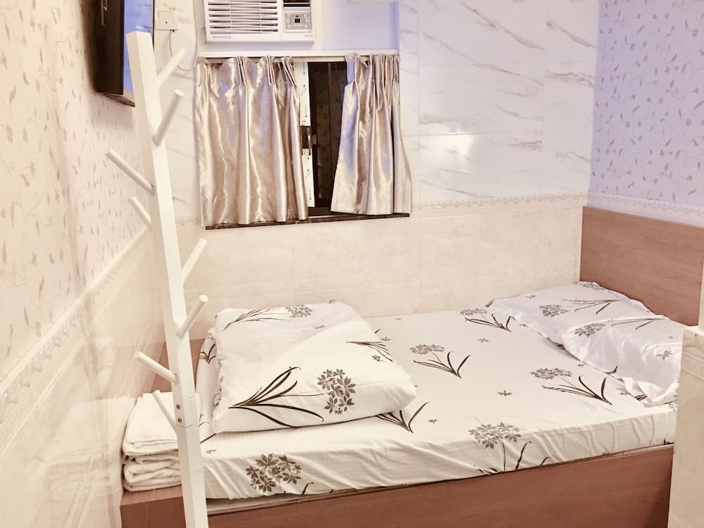 New Style Guest House (Phoenix Apartments)
