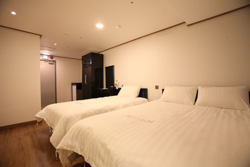 Myeongdong Mom House