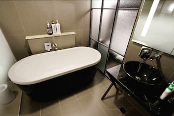 Donggyeong Hotel