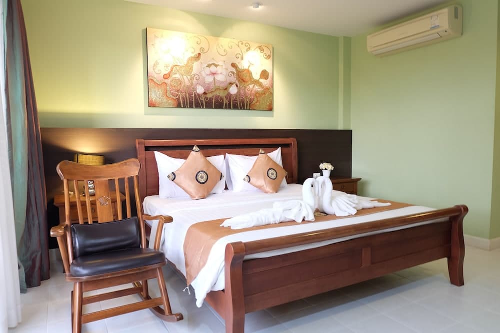 Phuket Racha Kata Homestay