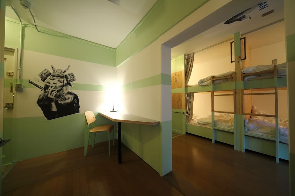 Hostelzbushii