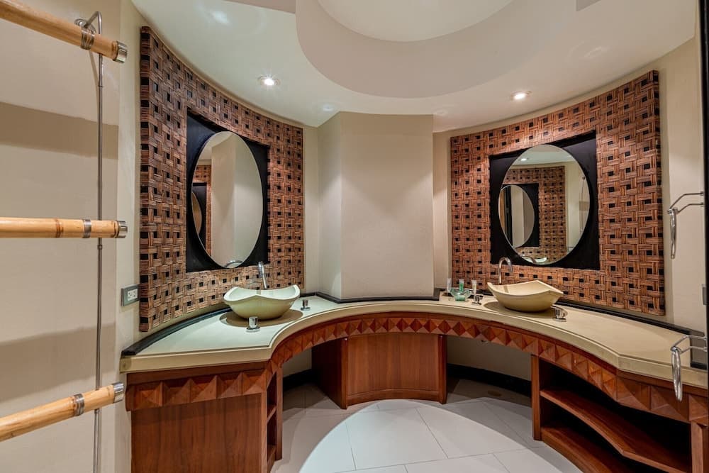 Aspasia by Resava Group