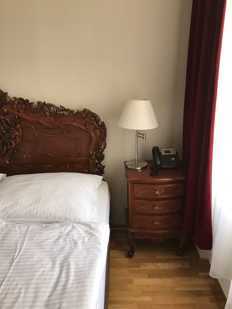 Hotel U Zlatého Stromu Prague by Bhg