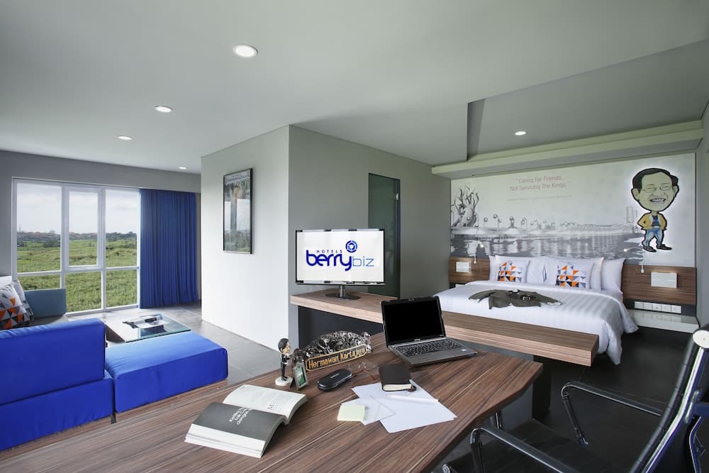 Berry Biz Hotel