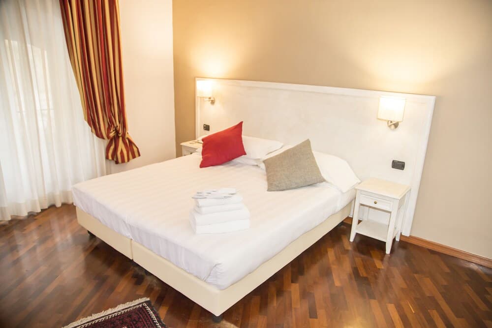 Inn Rome Rooms & Suites