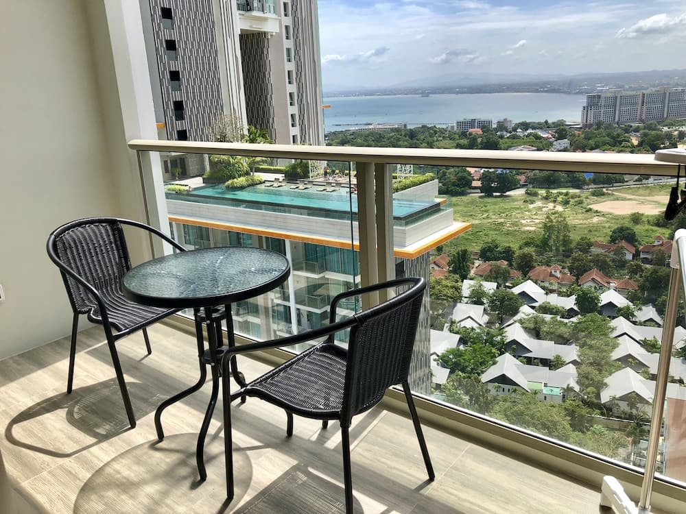 Among Riviera City of Sky Pattaya