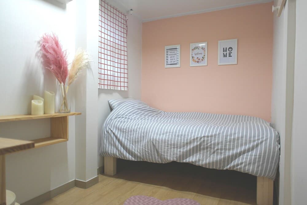 One Minute Guesthouse