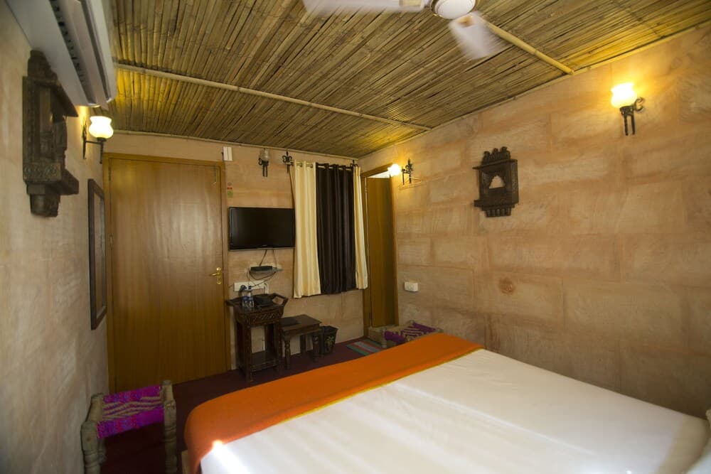 Apnayt Villa - A Luxury Homestay