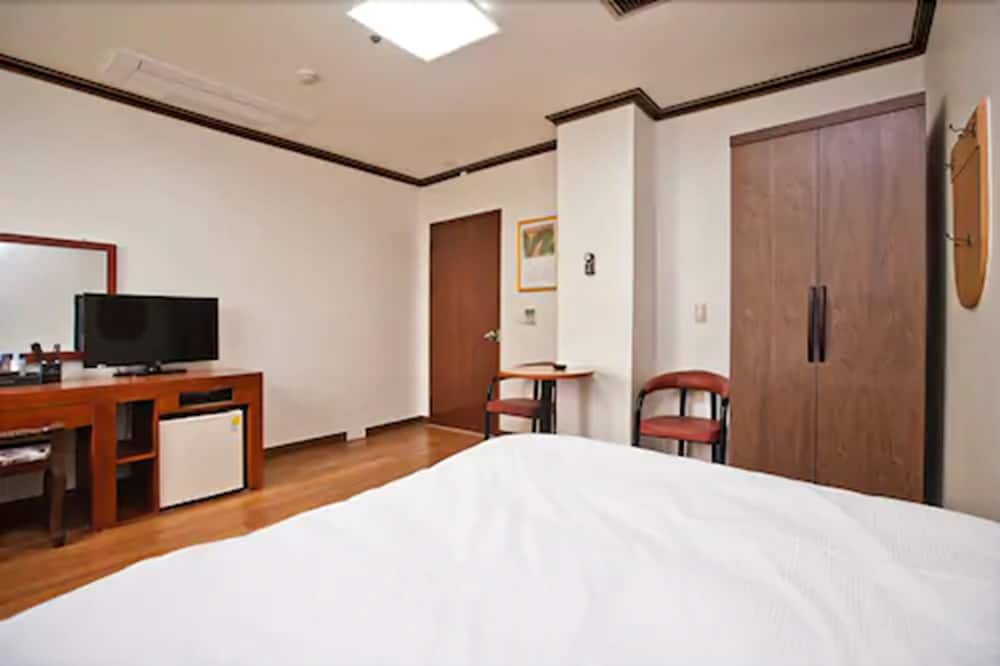 Youngbin Hotel