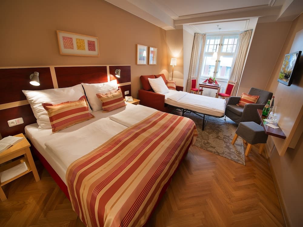 EA Hotel Julis
