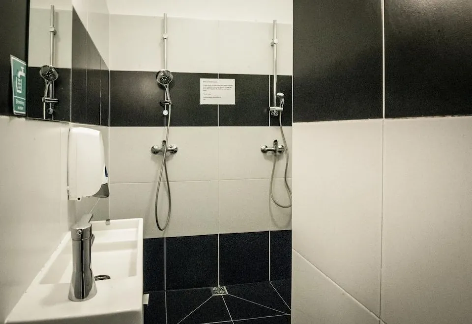 Charles Bridge Hostel & Apartments