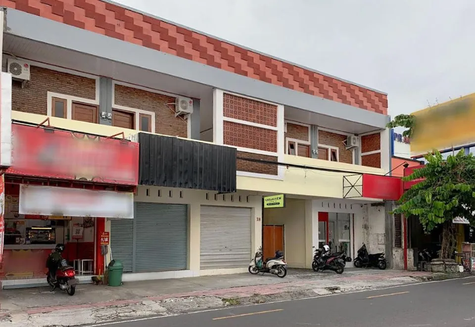 Urbanview Hotel Telu Wolu Monjali by RedDoorz