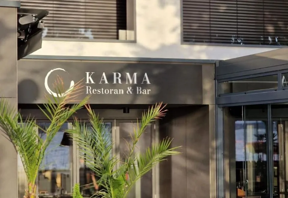 La Vista Suites