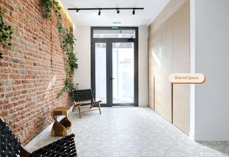 Vallecas Suites by Olala Homes