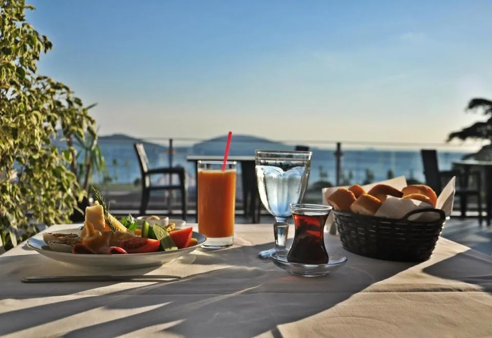 Island Hotel