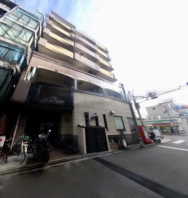 Grande Famille Shimanouchi Dotonbori Condo