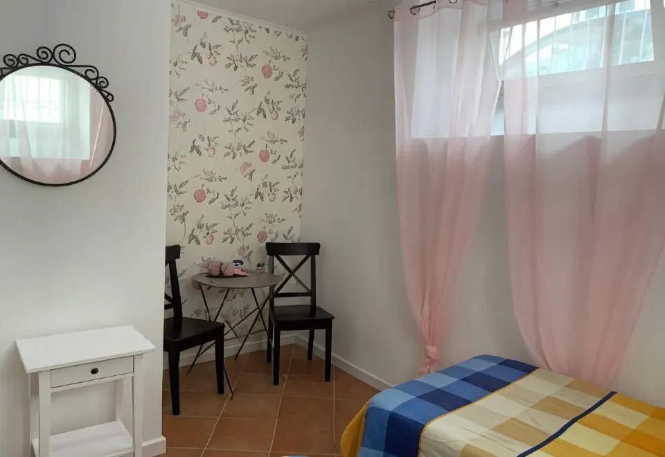 House and Rooms in Lisbon