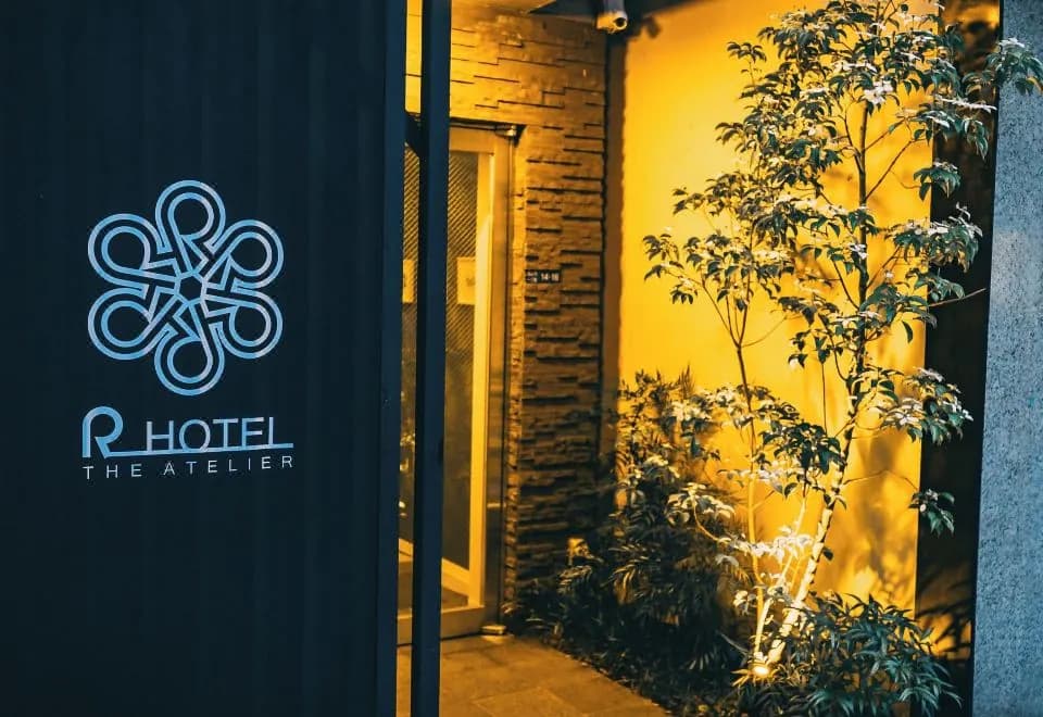 R Hotel-The Atelier Shinsaibashi East