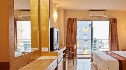 Eastiny Plaza Hotel