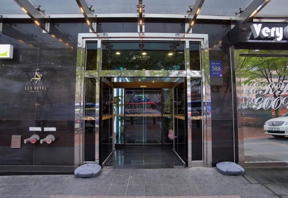 Lex Tourist Hotel