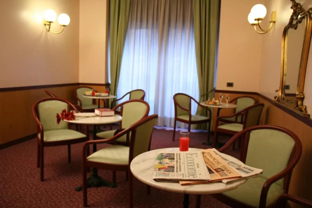 Albert Hotel