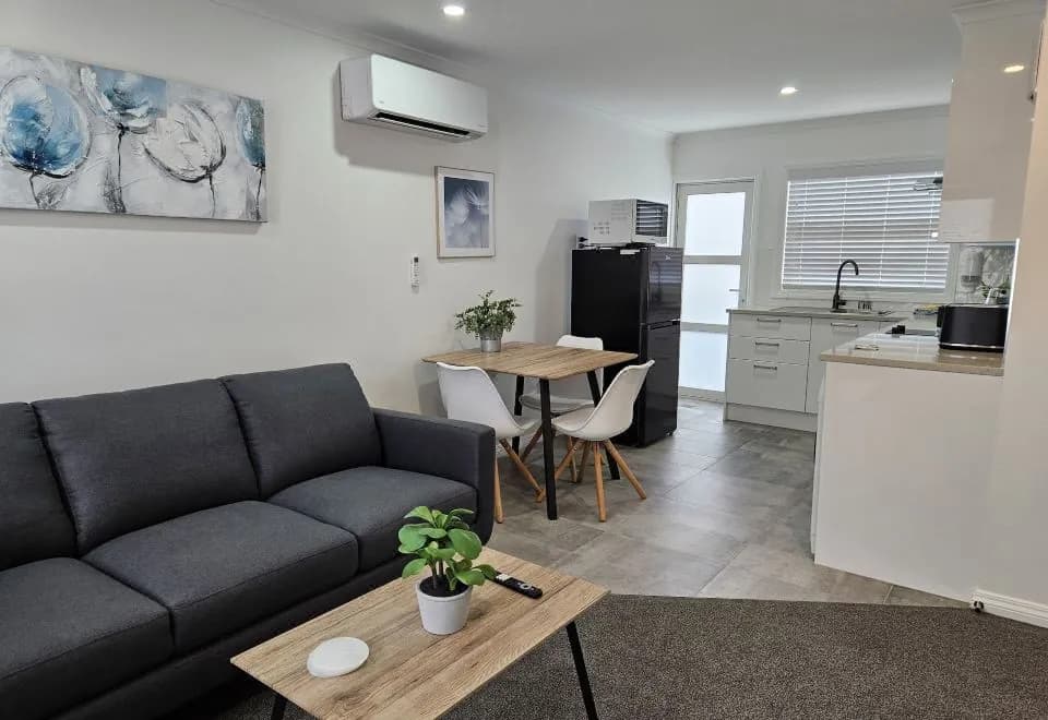 Redwood Apartments