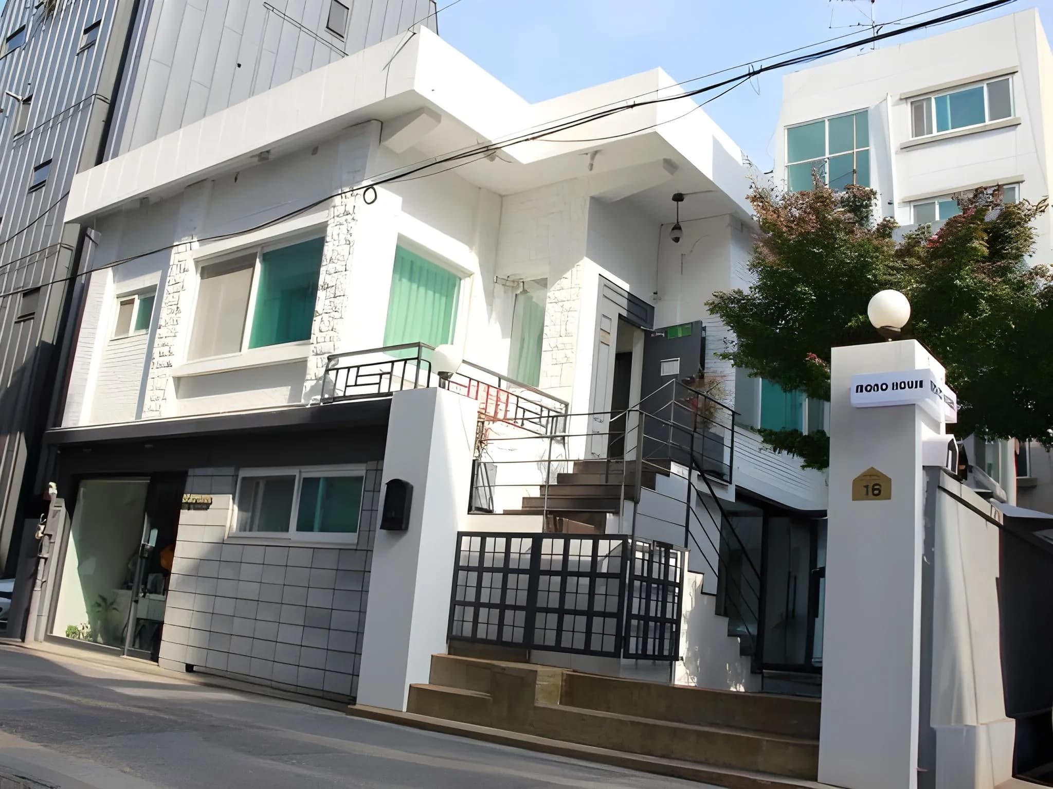 Mono House Hongdae 2
